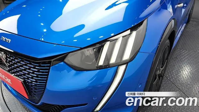 Peugeot e-208 2020 thumb 5
