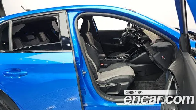 Peugeot e-208 2020 thumb 2
