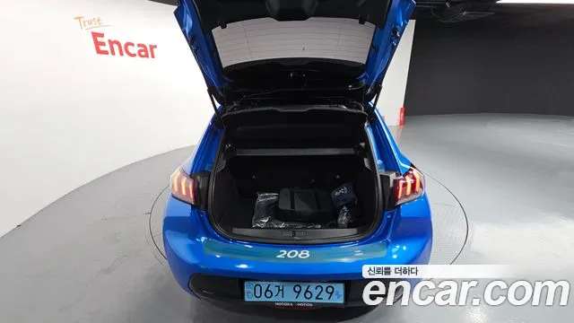 Peugeot e-208 2020 thumb 12