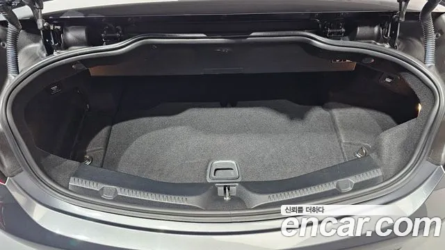 Mercedes-Benz E-Class 2018 thumb 12