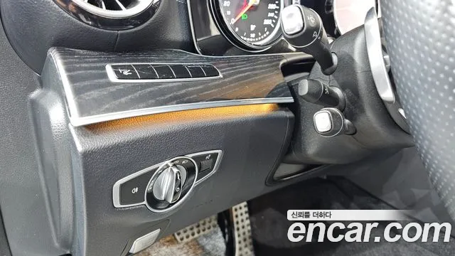 Mercedes-Benz E-Class 2018 thumb 6