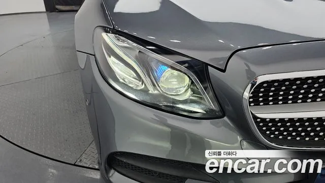 Mercedes-Benz E-Class 2018 thumb 7