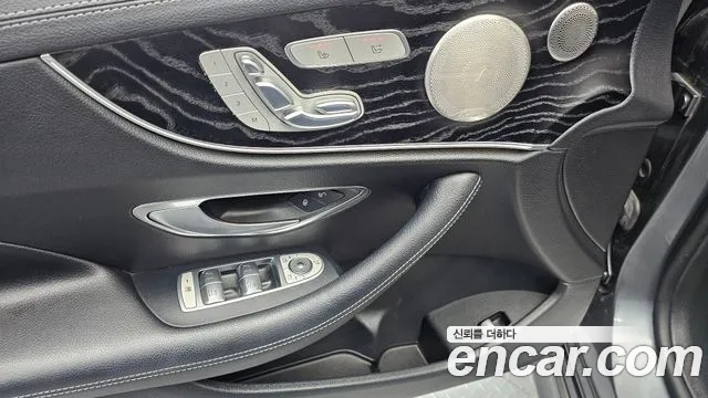 Mercedes-Benz E-Class 2018 thumb 4