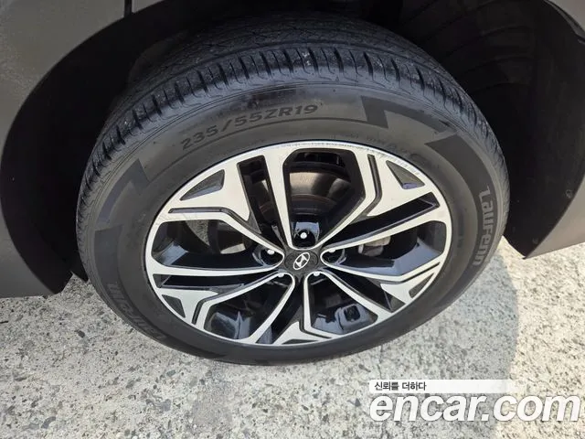 Hyundai Santa Fe 2018 thumb 5