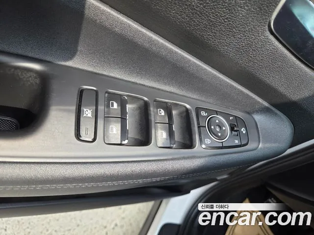 Hyundai Santa Fe 2018 thumb 11