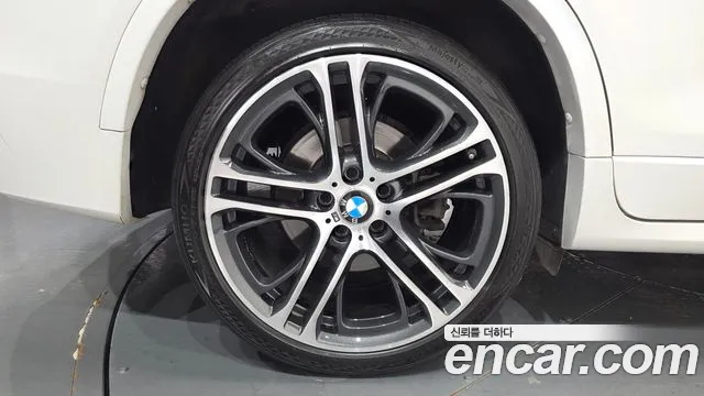 BMW X4 2018 thumb 5