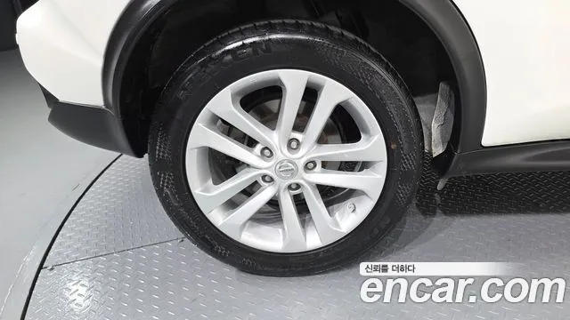Nissan Juke 2017 thumb 4