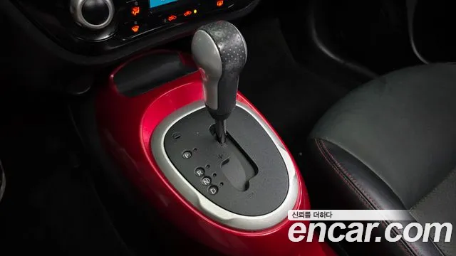 Nissan Juke 2017 thumb 12