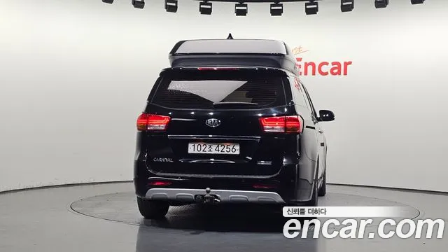 Kia Carnival 2016 thumb 5