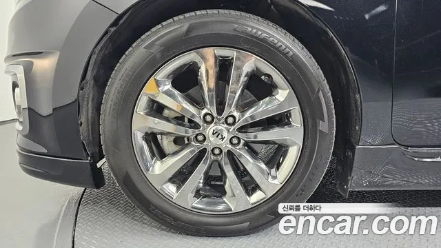 Kia Carnival 2016 thumb 6