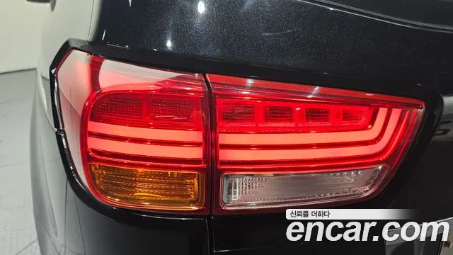 Kia Carnival 2016 thumb 10