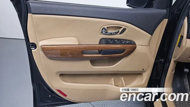 Kia Carnival 2016 thumb 7
