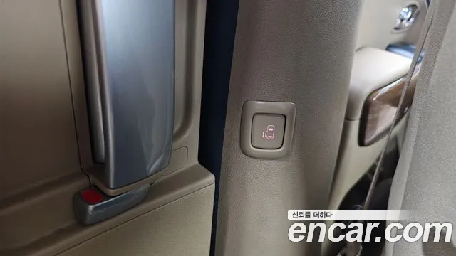 Kia Carnival 2016 thumb 4