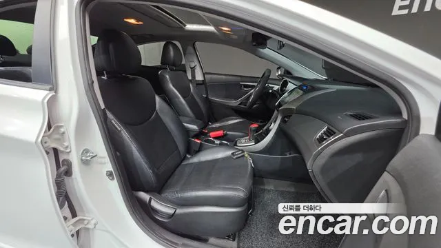 Hyundai Avante 2012 thumb 8