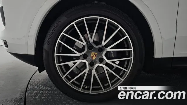Porsche Cayenne 2022 thumb 11