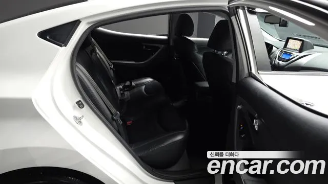 Hyundai Avante 2011 thumb 7