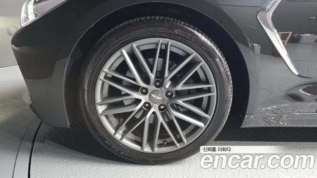 Genesis G70 2018 thumb 5