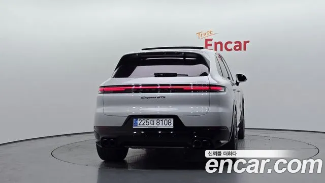 Porsche Cayenne 2025 thumb 3