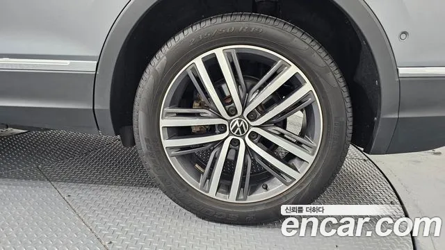 Volkswagen Tiguan Allspace 2023 thumb 6
