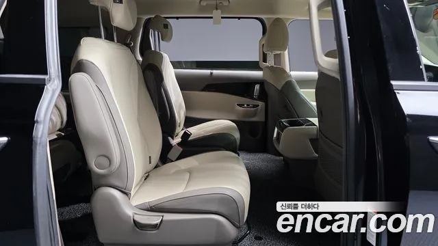 Kia Carnival 2022 thumb 5