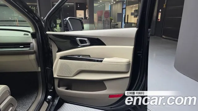 Kia Carnival 2022 thumb 2