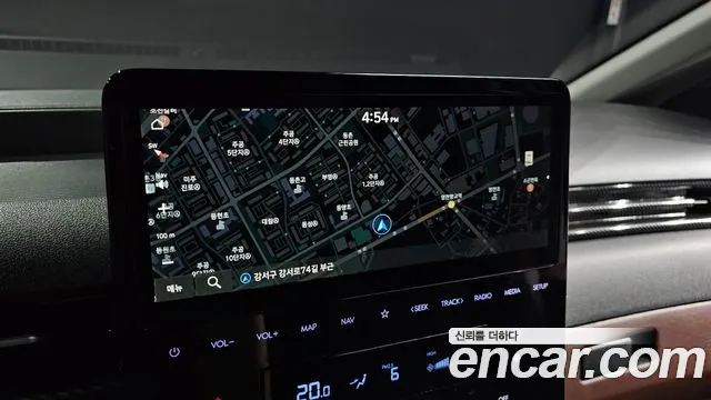 Hyundai Staria 2024 thumb 12