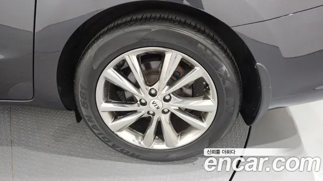 Kia Carnival 2020 thumb 8