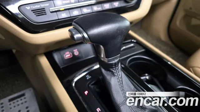 Kia Carnival 2017 thumb 3