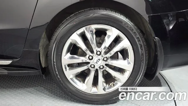 Kia Carnival 2017 thumb 4