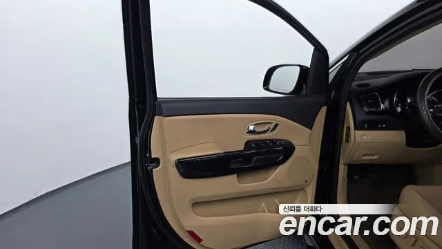 Kia Carnival 2017 thumb 8