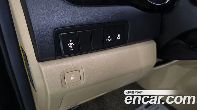 Kia Carnival 2017 thumb 6