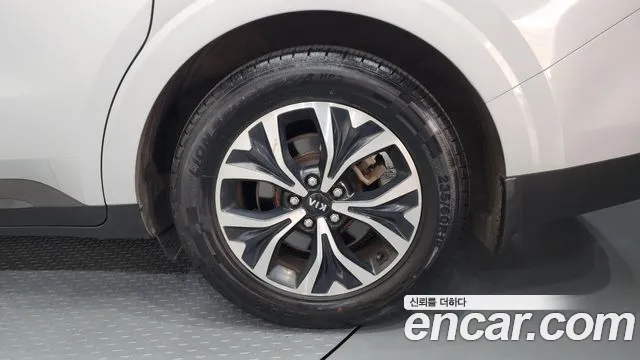 Kia Carnival 2021 thumb 7