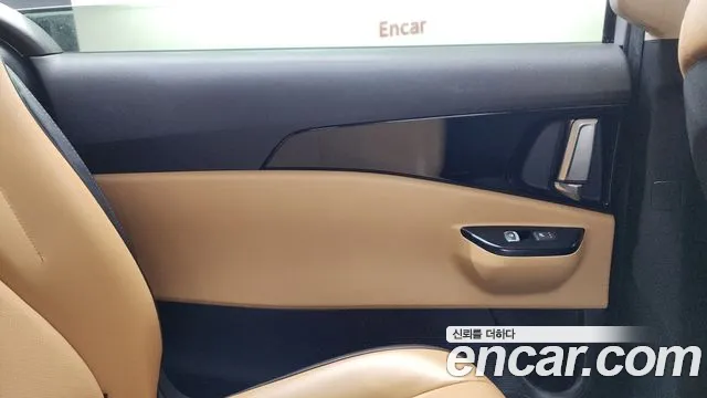 Kia Carnival 2021 thumb 2