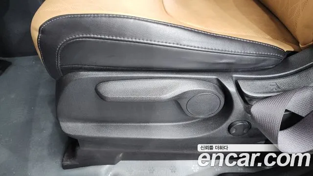 Kia Carnival 2021 thumb 3