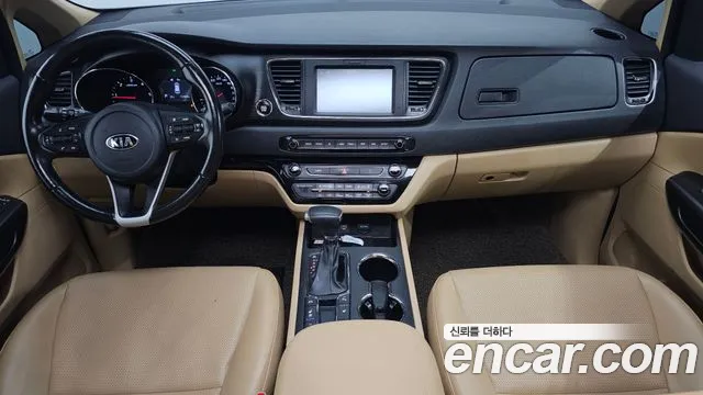 Kia Carnival 2018 thumb 9