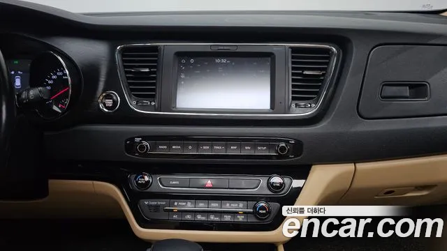 Kia Carnival 2018 thumb 2