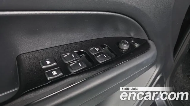 KGM Rexton 2023 thumb 3