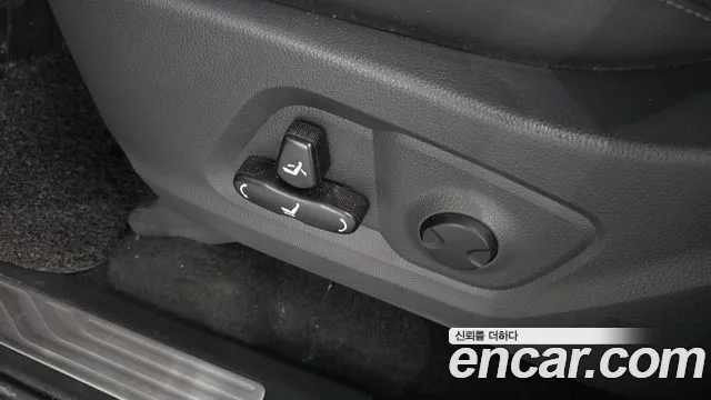KGM Rexton 2023 thumb 10