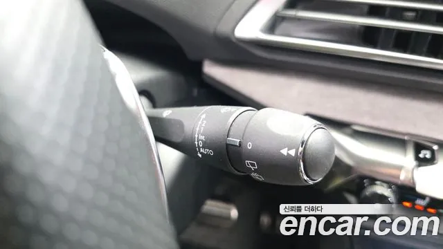 Peugeot 3008 2021 thumb 4