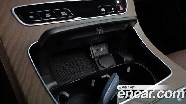 Mercedes-Benz E-Class 2022 thumb 2