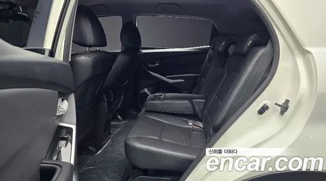 KGM Korando 2015 thumb 12
