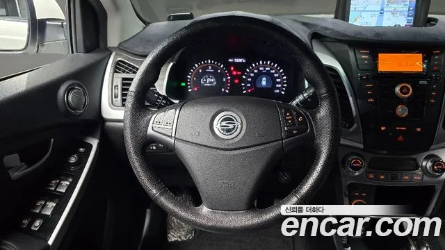 KGM Korando 2015 thumb 8