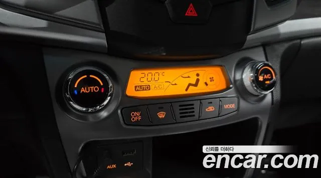 KGM Korando 2015 thumb 2