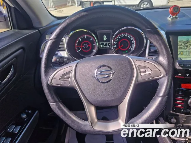 KGM Tivoli 2016 thumb 3