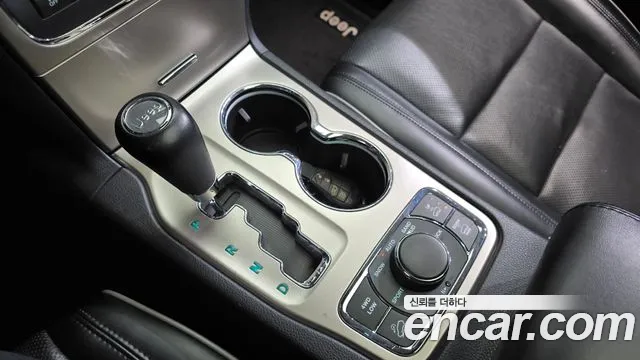 Jeep Grand Cherokee 2010 thumb 6