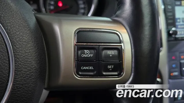 Jeep Grand Cherokee 2010 thumb 7