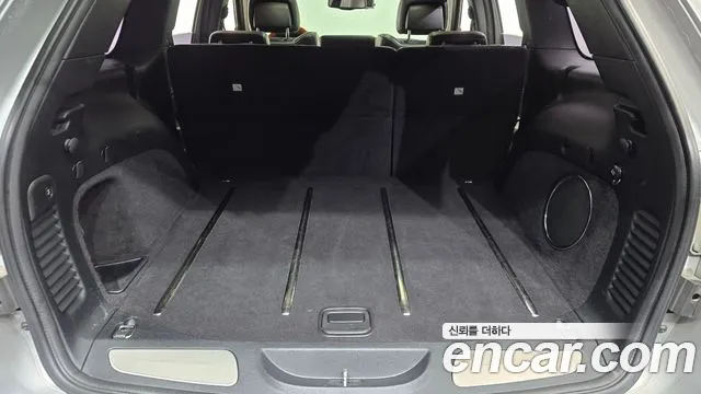 Jeep Grand Cherokee 2010 thumb 8
