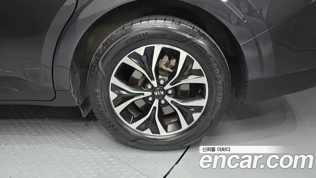 Kia Carnival 2021 thumb 4