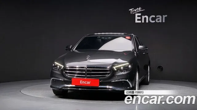 Mercedes-Benz E-Class 2022 thumb 10