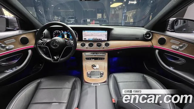 Mercedes-Benz E-Class 2022 thumb 2